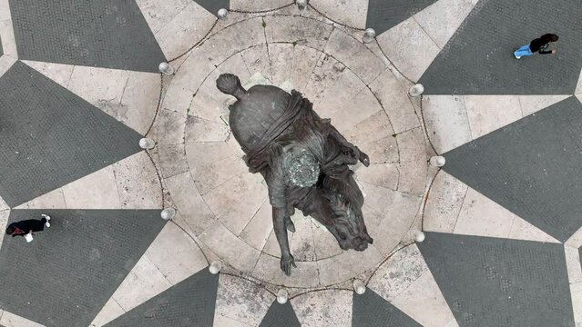La piazza del Campidoglio Roma, sede del Comune di Roma. 
Veduta aerea Zenitale della piazza e della statua di Marco Aurelio a cavallo.