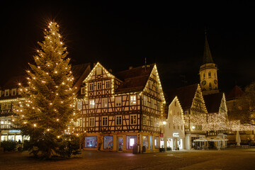 Christmas tree and market with half-timbered houses