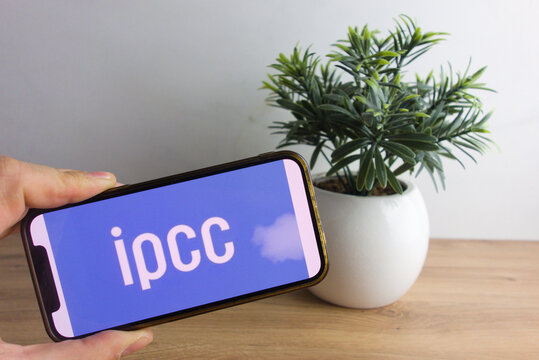 KONSKIE, POLAND - March 26, 2022: IPCC - Intergovernmental Panel on Climate Change logo on mobile phone