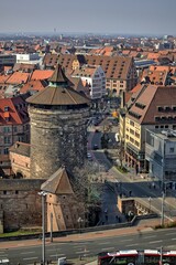Frauentorturm in Nürnberg aus der Luft, welchen den Eingang über die Königsstraße in die Nürnberger Altstadt symbolisiert. 