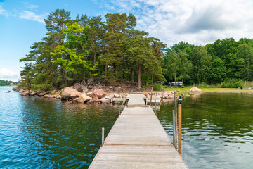Sweden, Loftahammar,ÊPier and island © Image Source RF