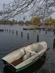Naklejka premium Frühlingserwachen an einem See im Münsterland
