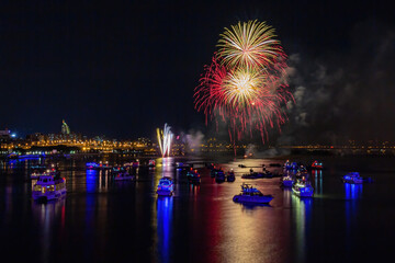 Obraz premium Night view of the Dadaocheng Fireworks Festival