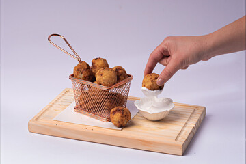 Pelotitas de mandioca con queso 
