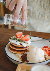 pancakes with strawberries