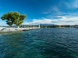 Fototapeta na wymiar Panorama of the Lake Geneva embankment 
