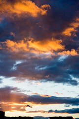 Fototapeta premium Beautiful sunset sky with clouds