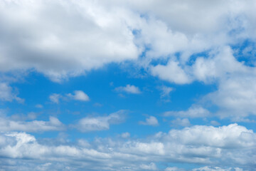 Obraz premium Blue sky background with many clouds