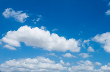 Obraz premium Blue sky background with many clouds