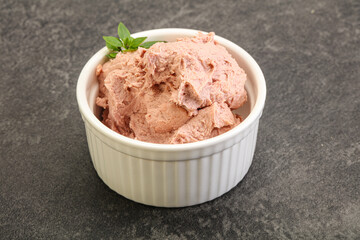 Liver pate in the bowl