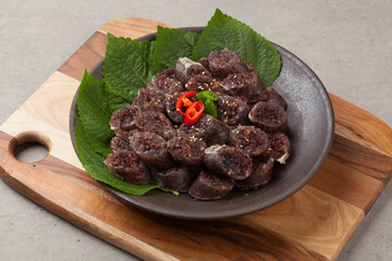 Sundae, boiled, steamed, intestines, pig intestines, glass noodles, vegetables, vegetables, food, meals, food, food, ingredients, ingredients, soft, chewy, chewy, condiments, savory, cooking, cook, me