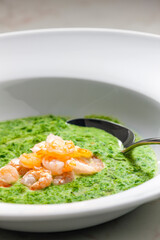 creamy spinach soup with prawns