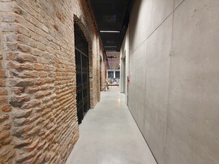 Obraz premium narrow street in the city