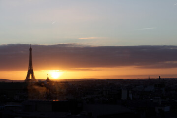 Fototapeta na wymiar Panoramic Sunset From Galeries Lafayette