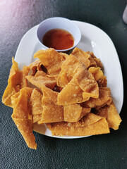 Fried dumplings in Thailand It's delicious food.