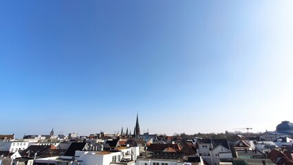 Innenstadt on Oldenburg i. O. an einem wolkenfreien Sommertag
