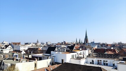Innenstadt on Oldenburg i. O. an einem wolkenfreien Sommertag