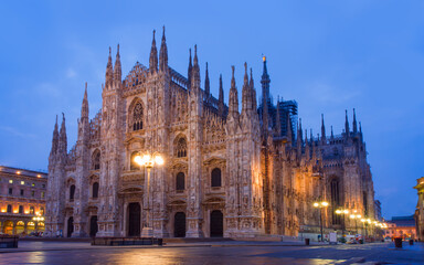 Fototapeta premium Milan Cathedral (Duomo di Milano and Piazza del Duomo) - Milan, Italy