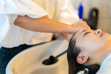 自分でできる白髪ぼかしのポイントと注意点|沖縄県沖縄市のVIM hair 泡瀬店が解説