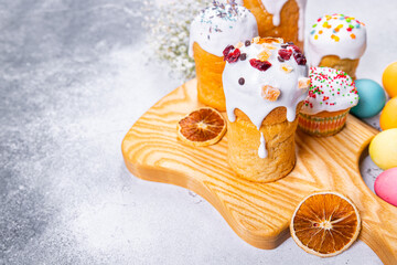 Easter holiday sweet cake and easter eggs dessert meal treat food snack on the table copy space food background