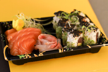 sushi box take away