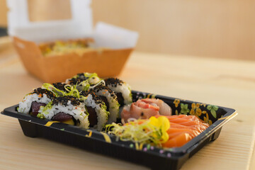 sushi box take away
