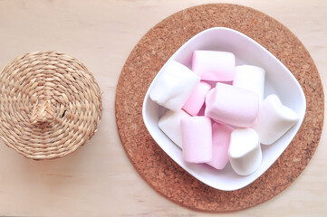 marshmallows in a bowl