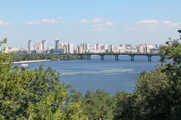 Obraz premium Ukraine: beautiful Kyiv before the war Stop the war Safe Kyiv Help Ukraine Peaceful sky