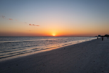Fototapeta premium sunset at the beach
