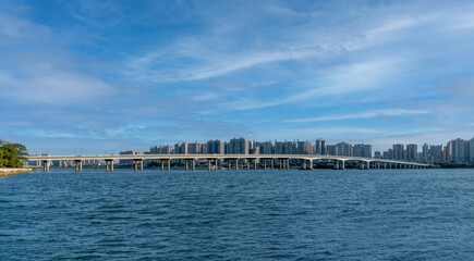 Obraz premium Sunny weather city river bridge scenery