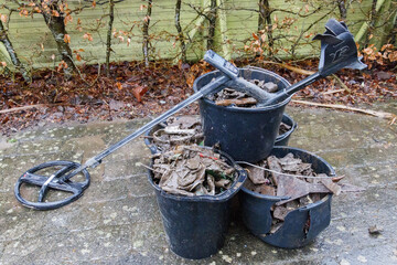 5 buckets of scrap, 75 kilos, found with a metal detector