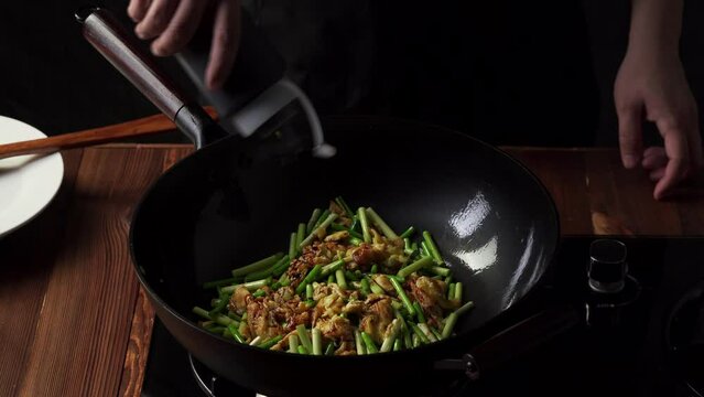 Northeastern characteristics, Chinese home-style stir-fried vegetables, scrambled eggs with garlic moss