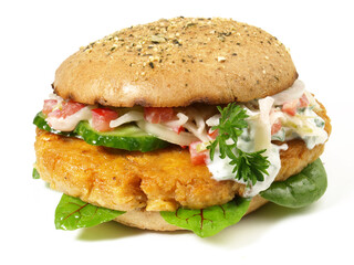 Veganer Falafel Hamburger - Freigestellt auf weiß