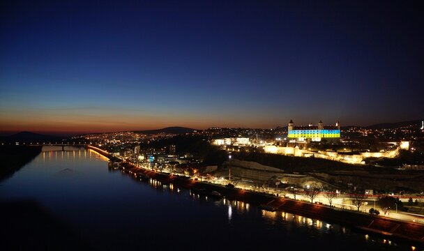 Bratislava in der Slowakei in der Nacht