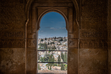 Granada from muslim architecture to Renaissence
