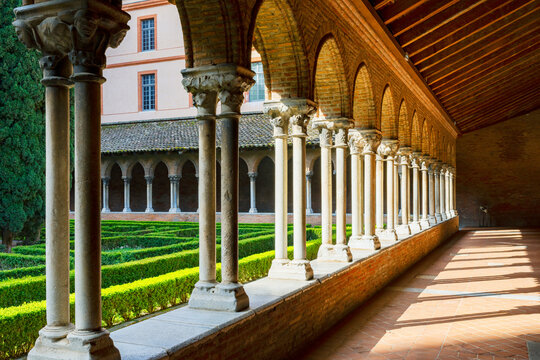 Cloisters and Courtyard Garden of Dominican monastery Couvent des Jacobins in Toulouse