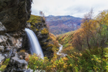 Storseterfossen (officially Storsæterfossen) is a gorgeous waterfall in Geiranger, More og Romsdal, Norway