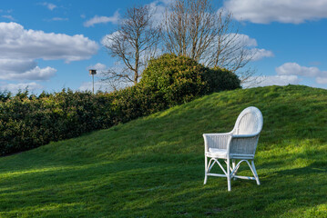 Krzesło na trawniku