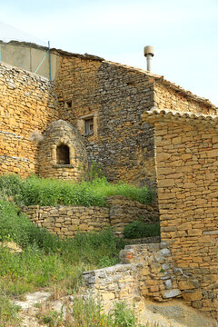 horno leña pan piedra antiguo pueblo medieval navarra gallipienzo 4M0A3282-as22