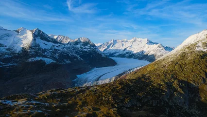 Tischdecke Aerial view over the largest glacier in Europe - the Aletschgletscher in the Swiss Alps - drone footage © 4kclips