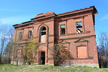Fototapeta na wymiar Old and abandoned building in Staraya Ladoga, Russia