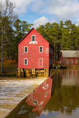 Naklejka premium Historic Starr's Mill on Whitewater Creek, Fayetteville, Georgia, USA