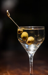 Martini Seco con aceitunas