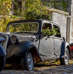 Auto antiguo en Colonia del Sacramento, Uruguay