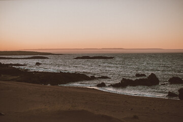 Playa en el atardecer