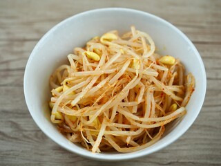 한국의 전통음식 콩나물무침