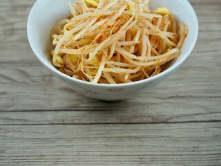 한국의 전통음식 콩나물무침