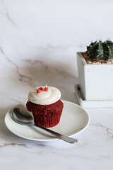 Delicious cupcakes red velvet and chocolate with a variety of frosting flavors. Birthday cake and wedding muffin.