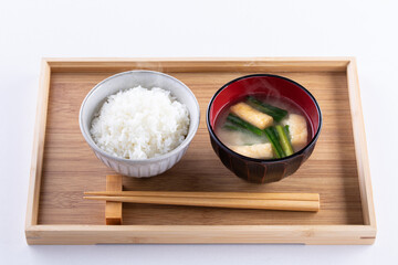 炊きたてのごはんと味噌汁