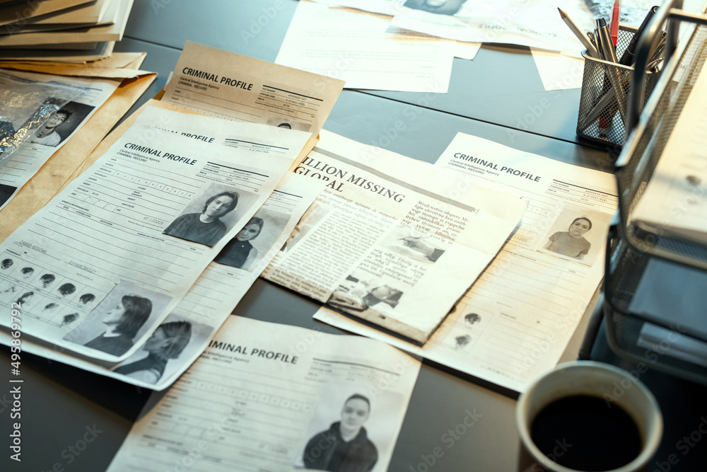 Aufkleber close-up of several criminal profiles with photos of killers and maniacs and information about them 